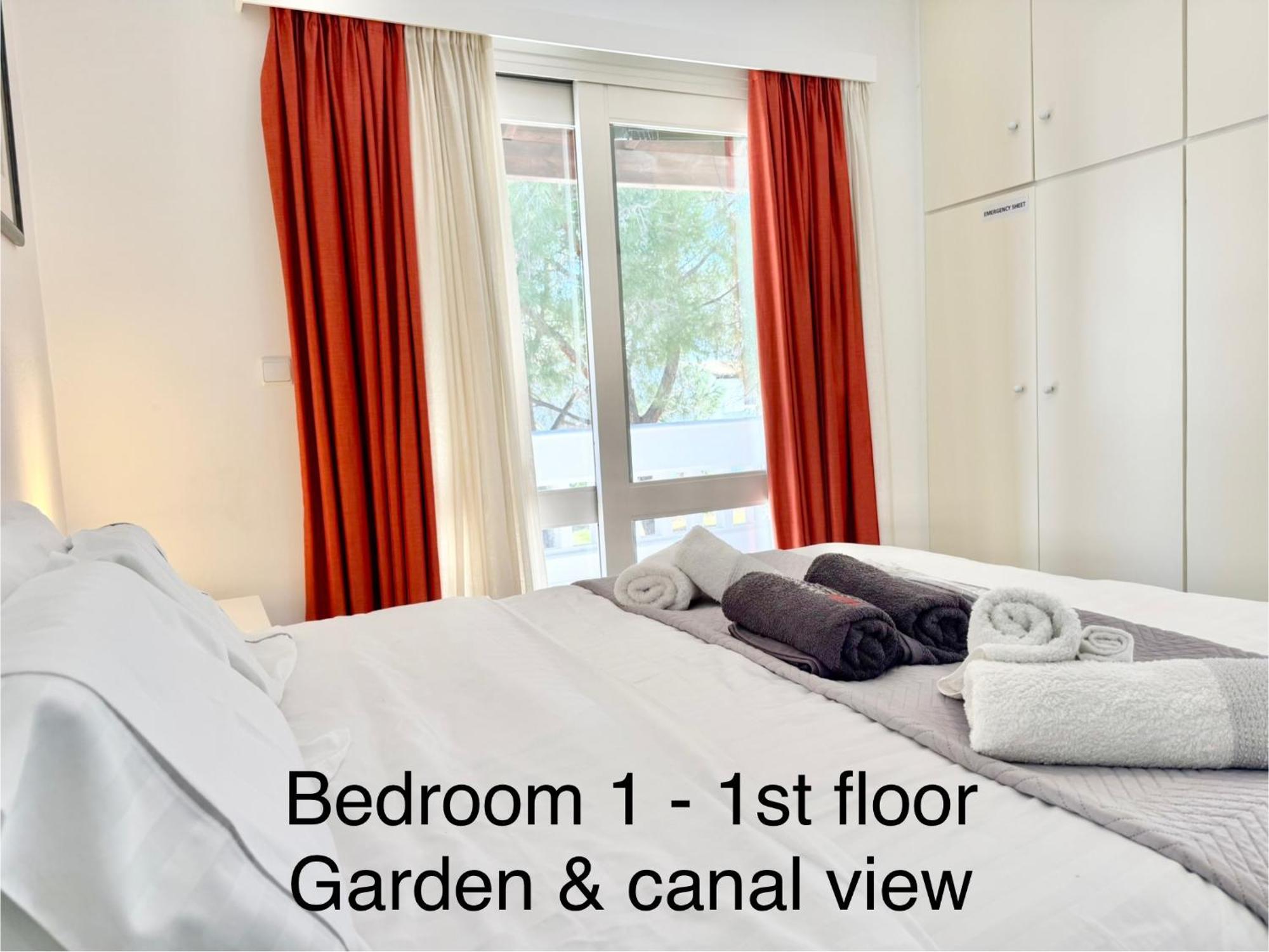 Plépi Villasonboard Dock Villa 3 Bed, 3 Bath, Canal, Greek Venice Porto Hydra מראה חיצוני תמונה