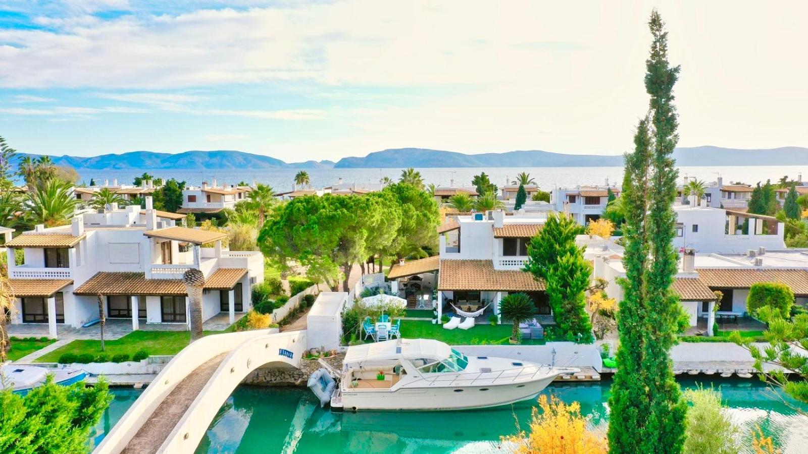 Plépi Villasonboard Dock Villa 3 Bed, 3 Bath, Canal, Greek Venice Porto Hydra מראה חיצוני תמונה